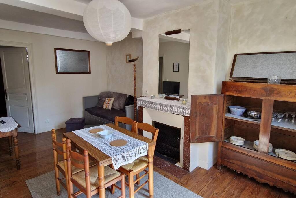 Appartement Dans Maison De Ville - 4 Personnes Олорон-Сент-Марі Екстер'єр фото